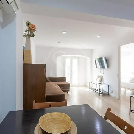 Daire Practico Con Terraza En Eixample *