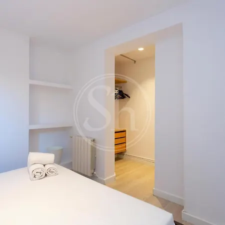 Practico Con Terraza En Eixample Appartamento Barcellona