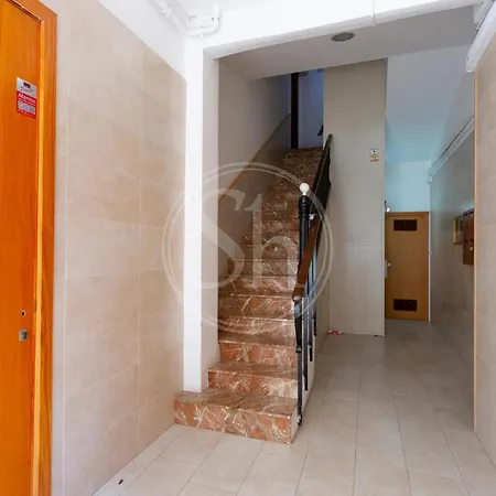 Practico Con Terraza En Eixample * Barcellona