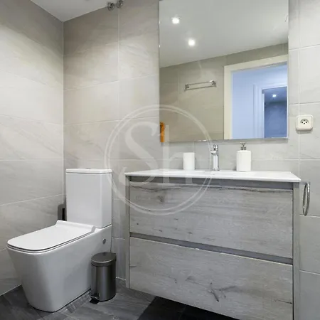 Appartamento Practico Con Terraza En Eixample