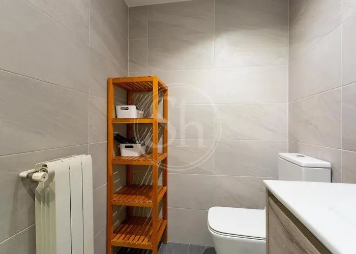 Practico apartamento con terraza en Eixample Barcelona